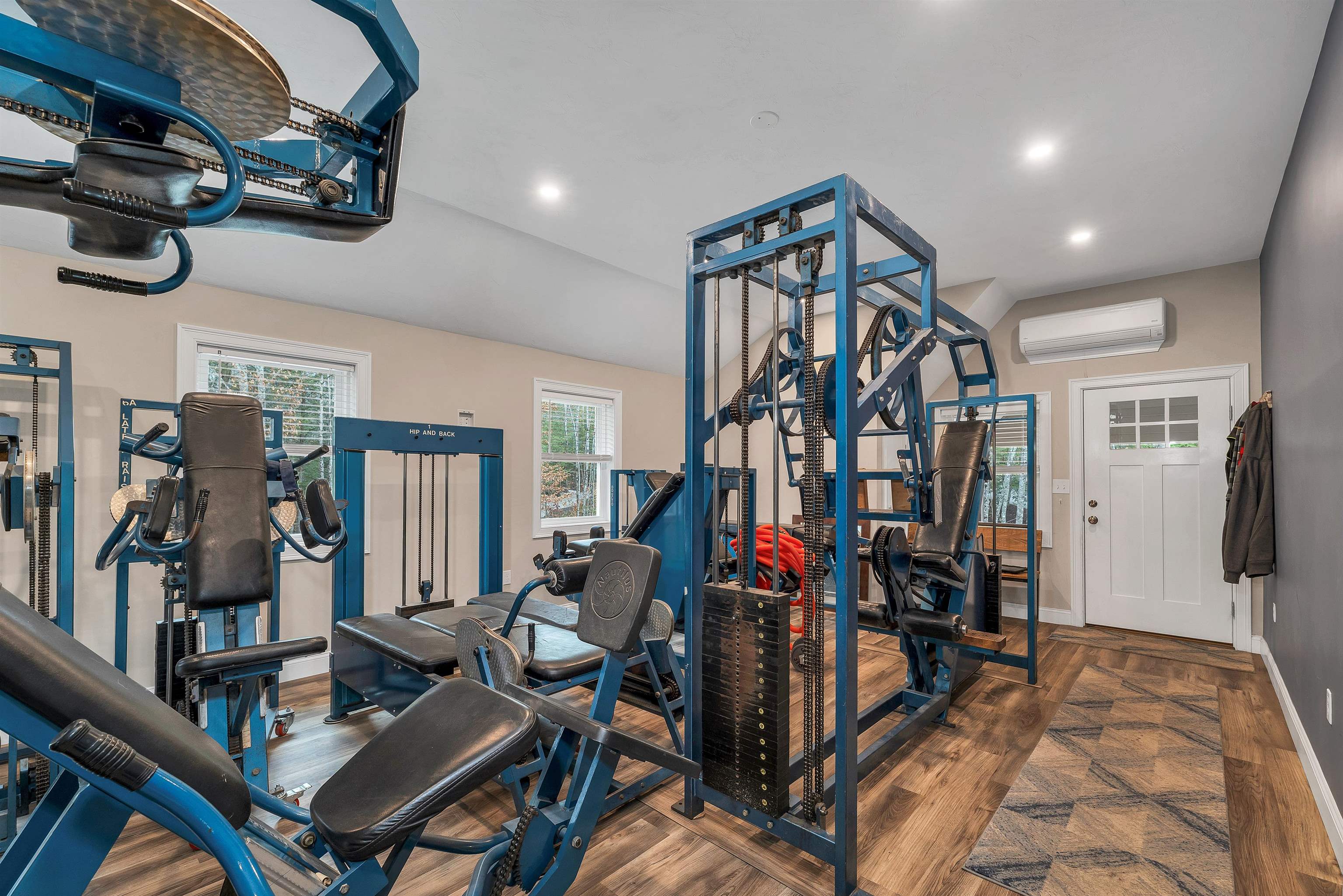 Meredith, New Hampshire, 03253, United States, 4 Bedrooms Bedrooms, ,2 BathroomsBathrooms,Residential,For Sale,1998295