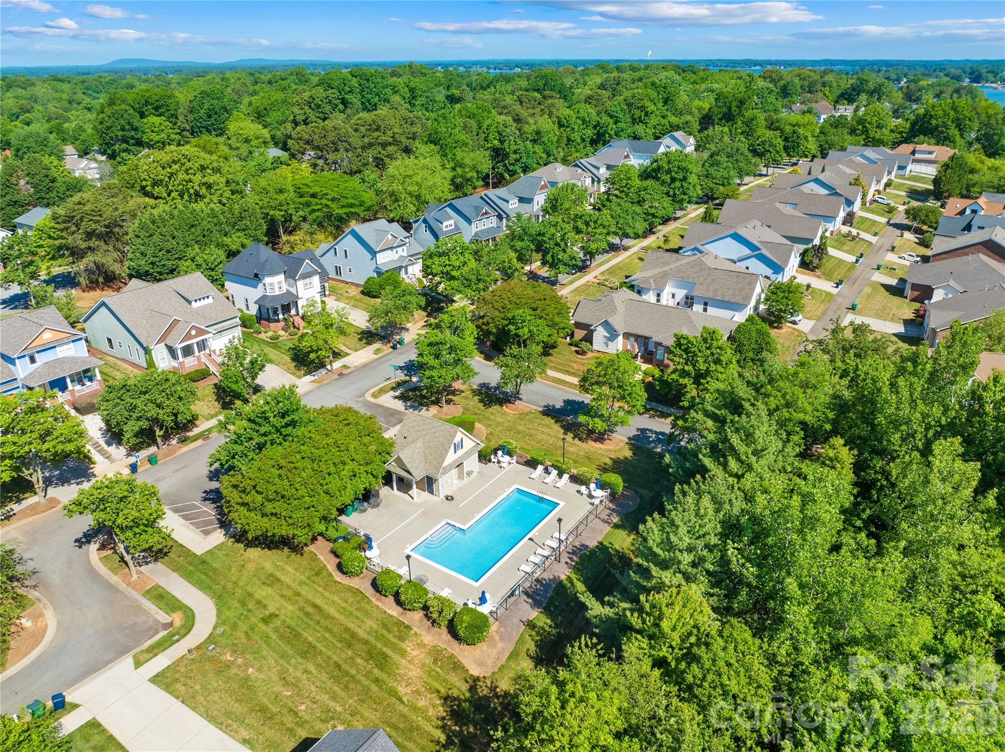 Cornelius, North Carolina, 28031, United States, 4 Bedrooms Bedrooms, ,4 BathroomsBathrooms,Residential,For Sale,2045190