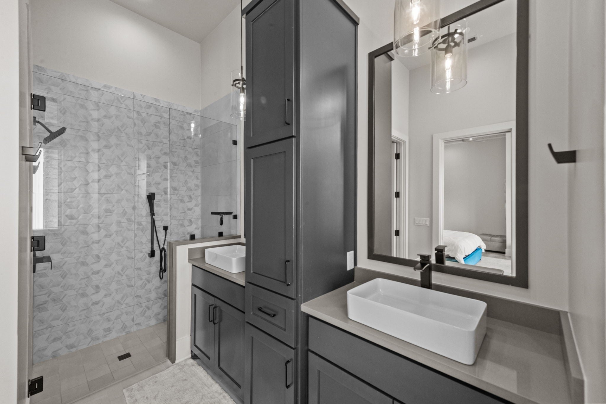 Graford, Texas, 76449, United States, 5 Bedrooms Bedrooms, ,7 BathroomsBathrooms,Residential,For Sale,1987325