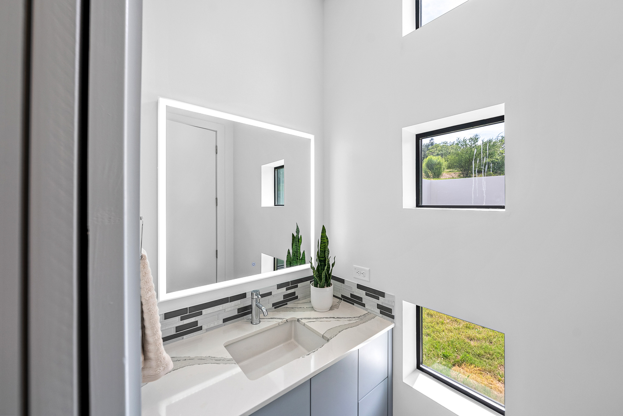 Elevated Modern Living in The Canyons at Scenic Loop - 物件實景