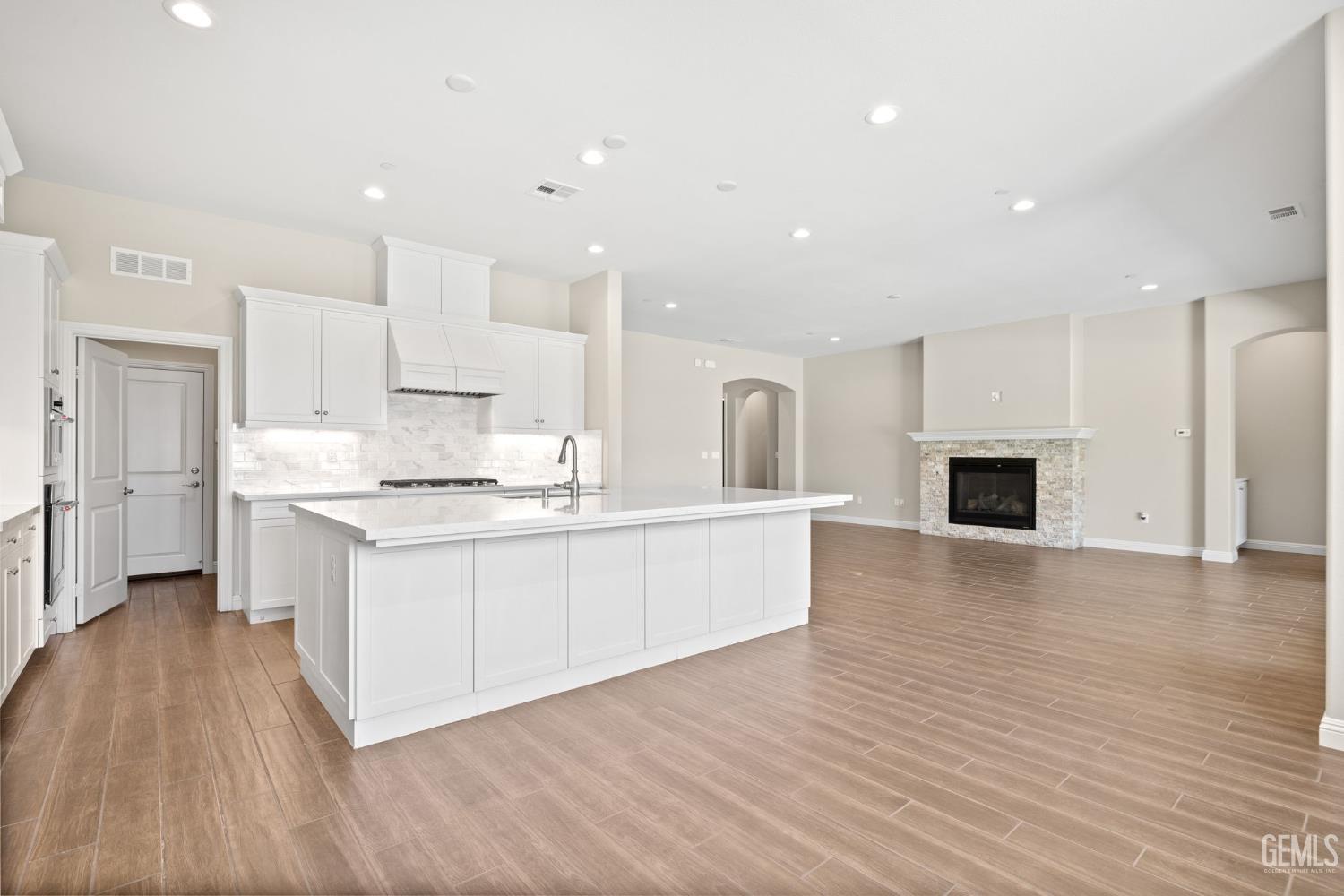 Bakersfield, California, 93311, United States, 4 Bedrooms Bedrooms, ,3 BathroomsBathrooms,Residential,For Sale,1926375