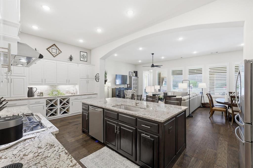 Little Elm, Texas, 75068, United States, 4 Bedrooms Bedrooms, ,4 BathroomsBathrooms,Residential,For Sale,1985757