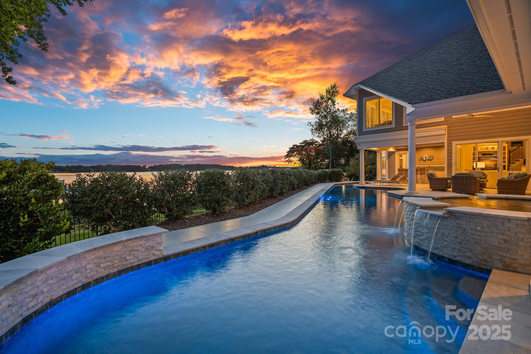 Mooresville, North Carolina, 28117, United States, 4 Bedrooms Bedrooms, ,6 BathroomsBathrooms,Residential,For Sale,1989072