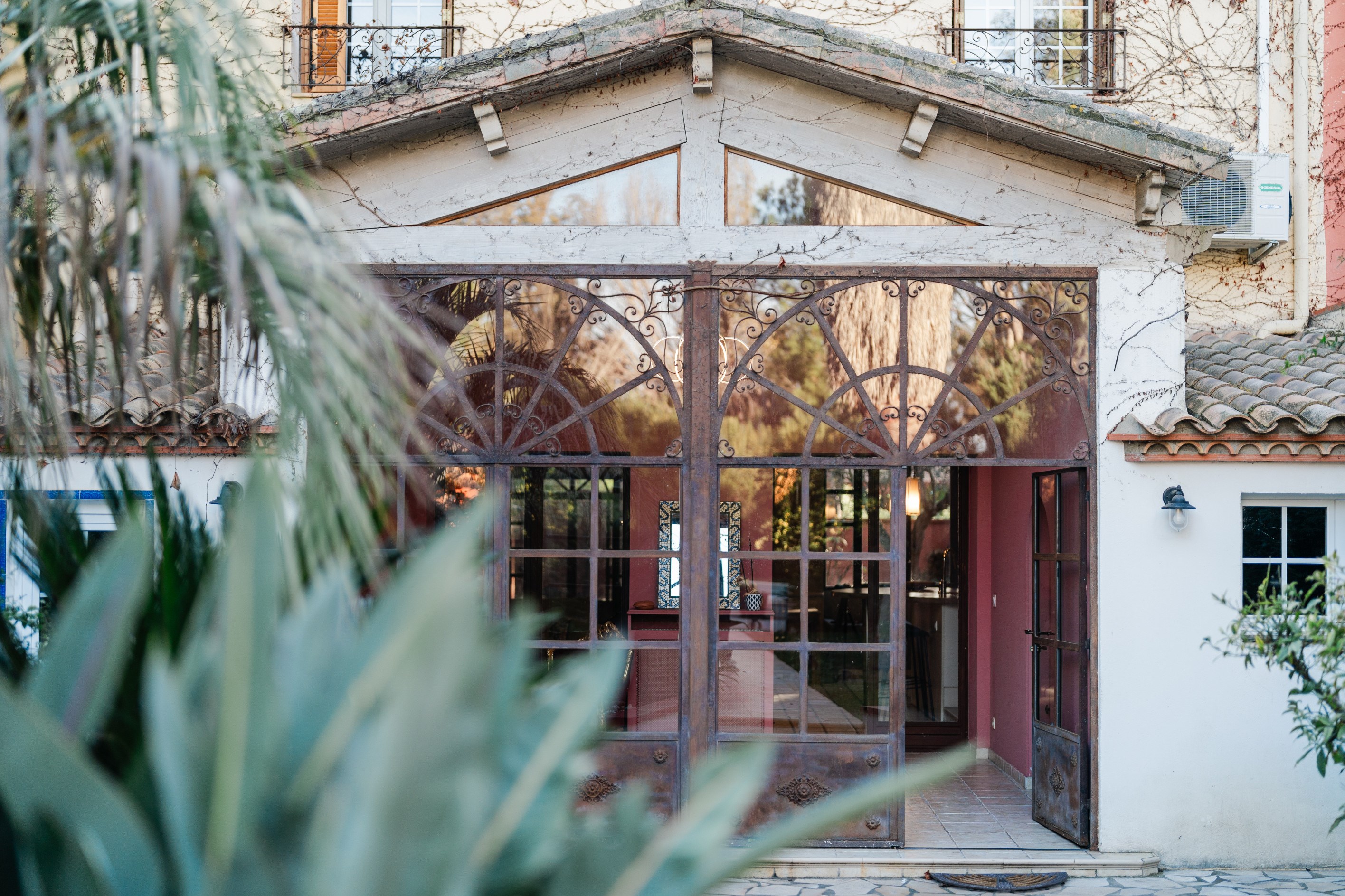  Exclusive : Charming renovated part of a domain on a tree-lined plot wih swimmi… - 物件實景