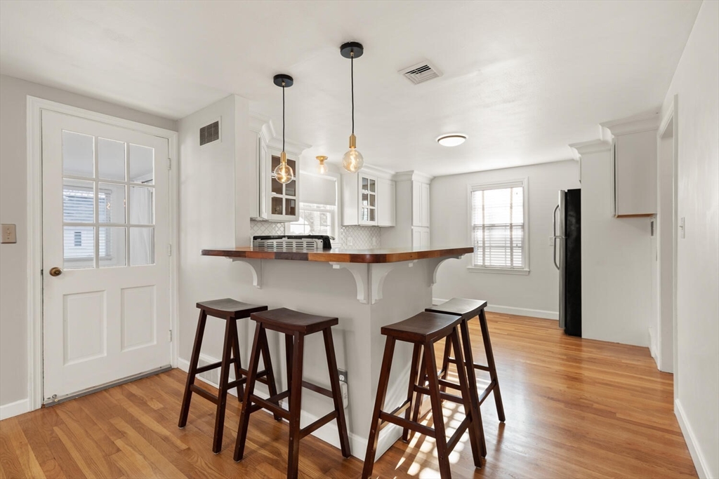 Norwood, Massachusetts, 02062, United States, 3 Bedrooms Bedrooms, ,1 BathroomBathrooms,Residential,For Sale,1987874