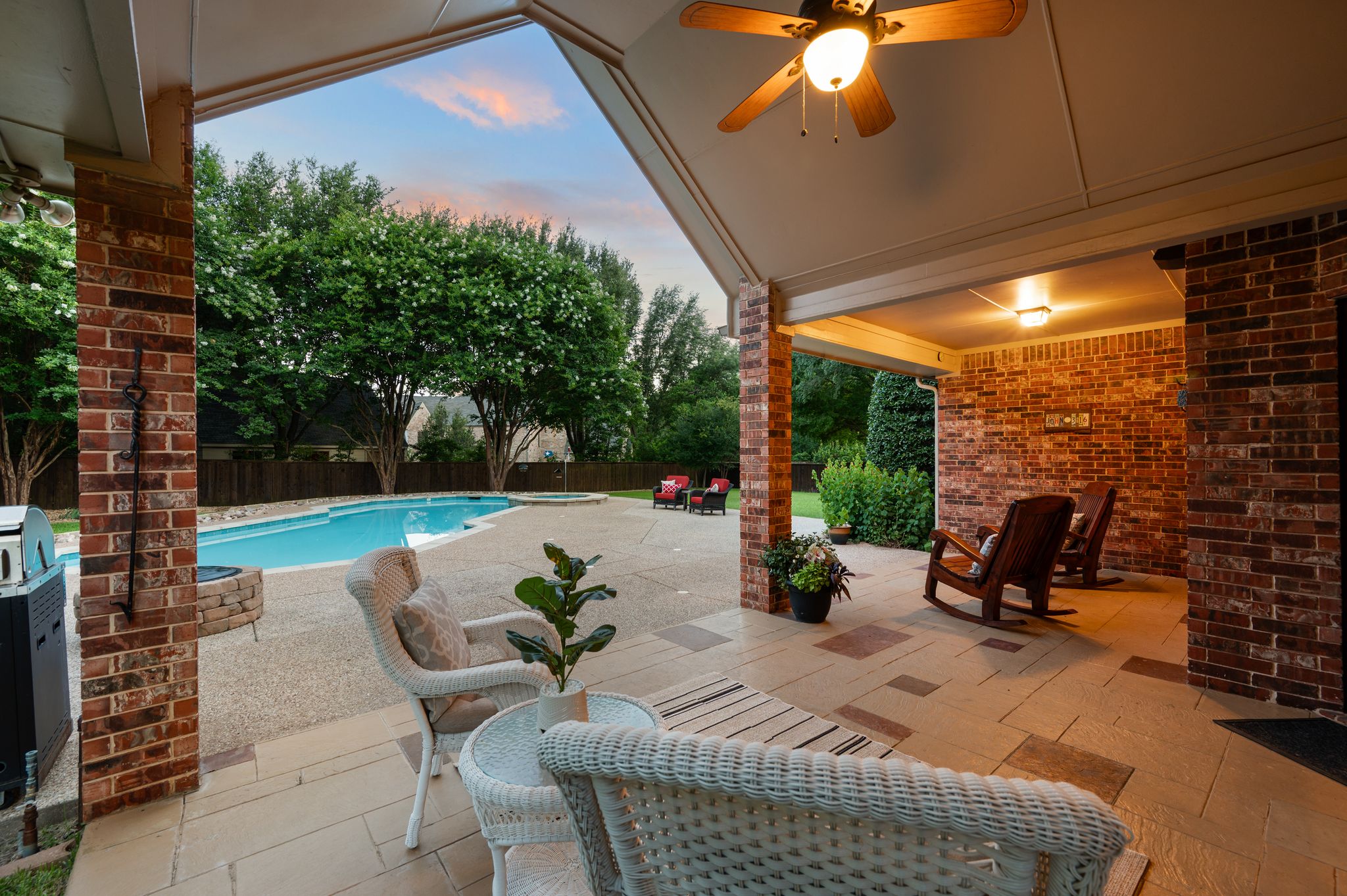  Timeless Elegance on Nearly Half an Acre in Prestigious Southlake Hills - 物件實景