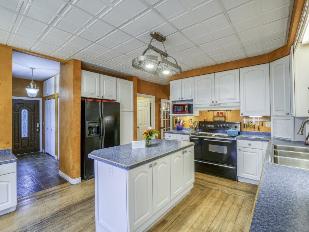 Bemidji, Minnesota, 56601, United States, 6 Bedrooms Bedrooms, ,2 BathroomsBathrooms,Residential,For Sale,2000102