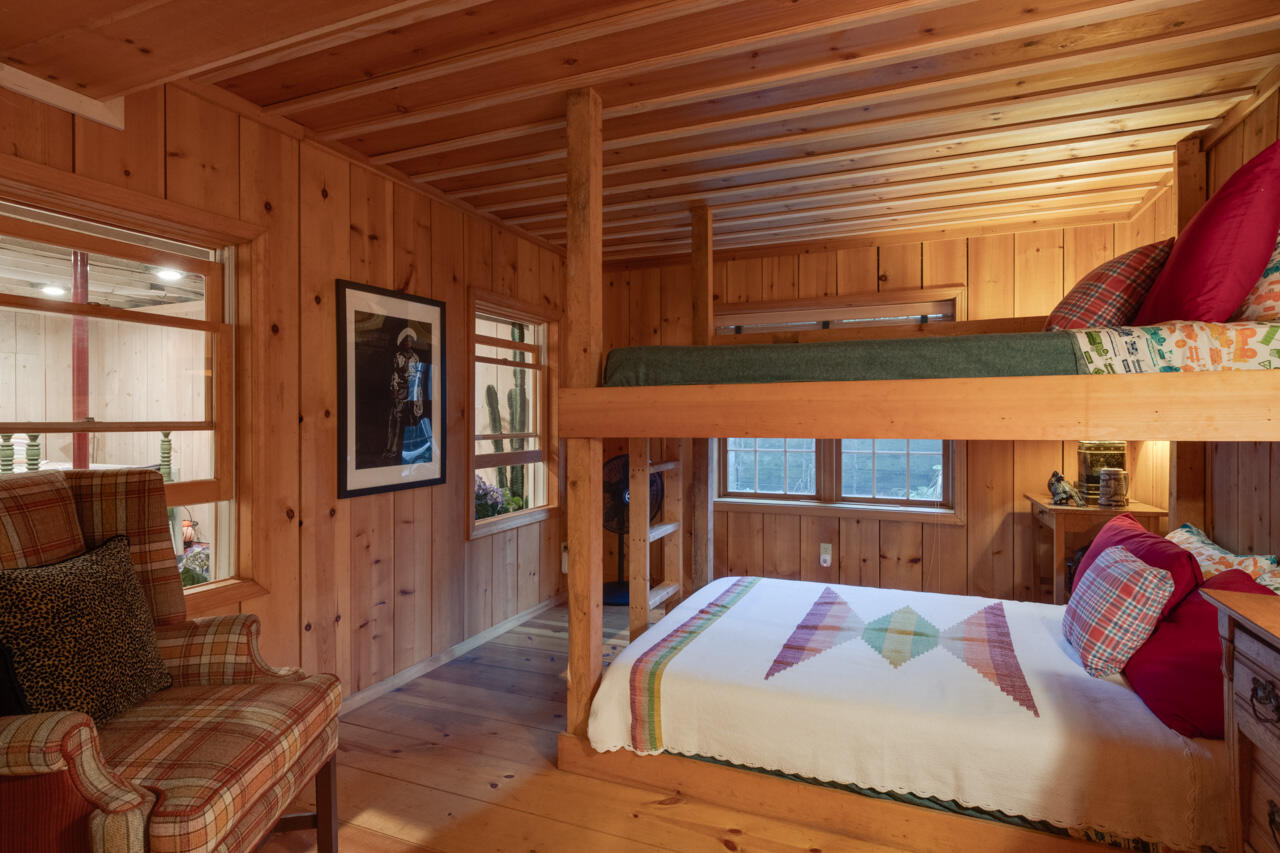 Fennville, Michigan, 49408, United States, 9 Bedrooms Bedrooms, ,10 BathroomsBathrooms,Residential,For Sale,1992421