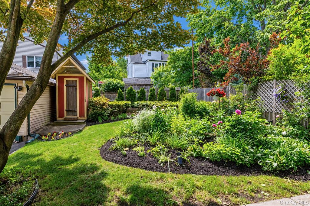 New Rochelle, New York, 10801, United States, 5 Bedrooms Bedrooms, ,4 BathroomsBathrooms,Residential,For Sale,2048483