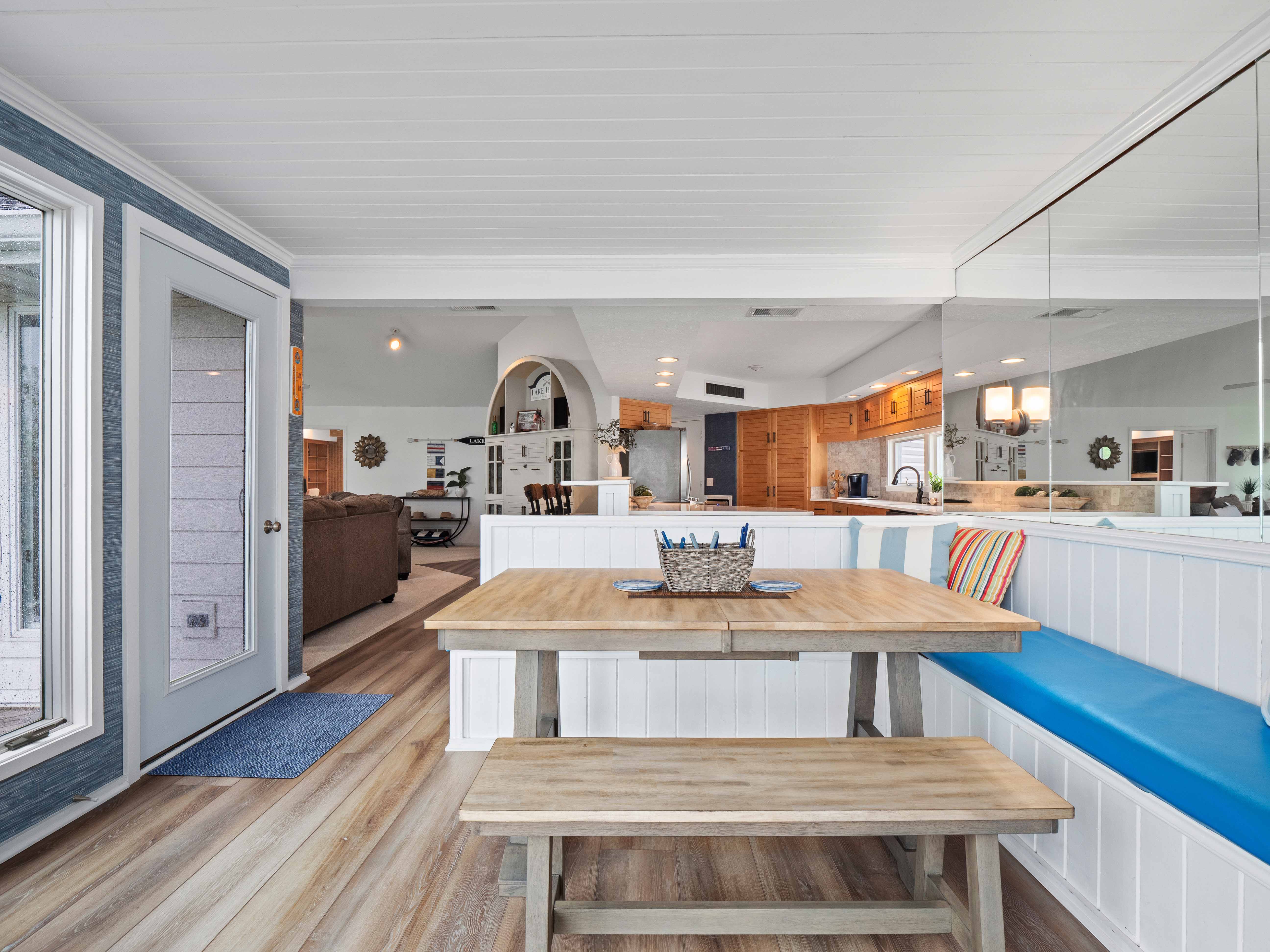  Three Bedroom Condo on Lake Wawasee with Private Boat Slip - 物件實景