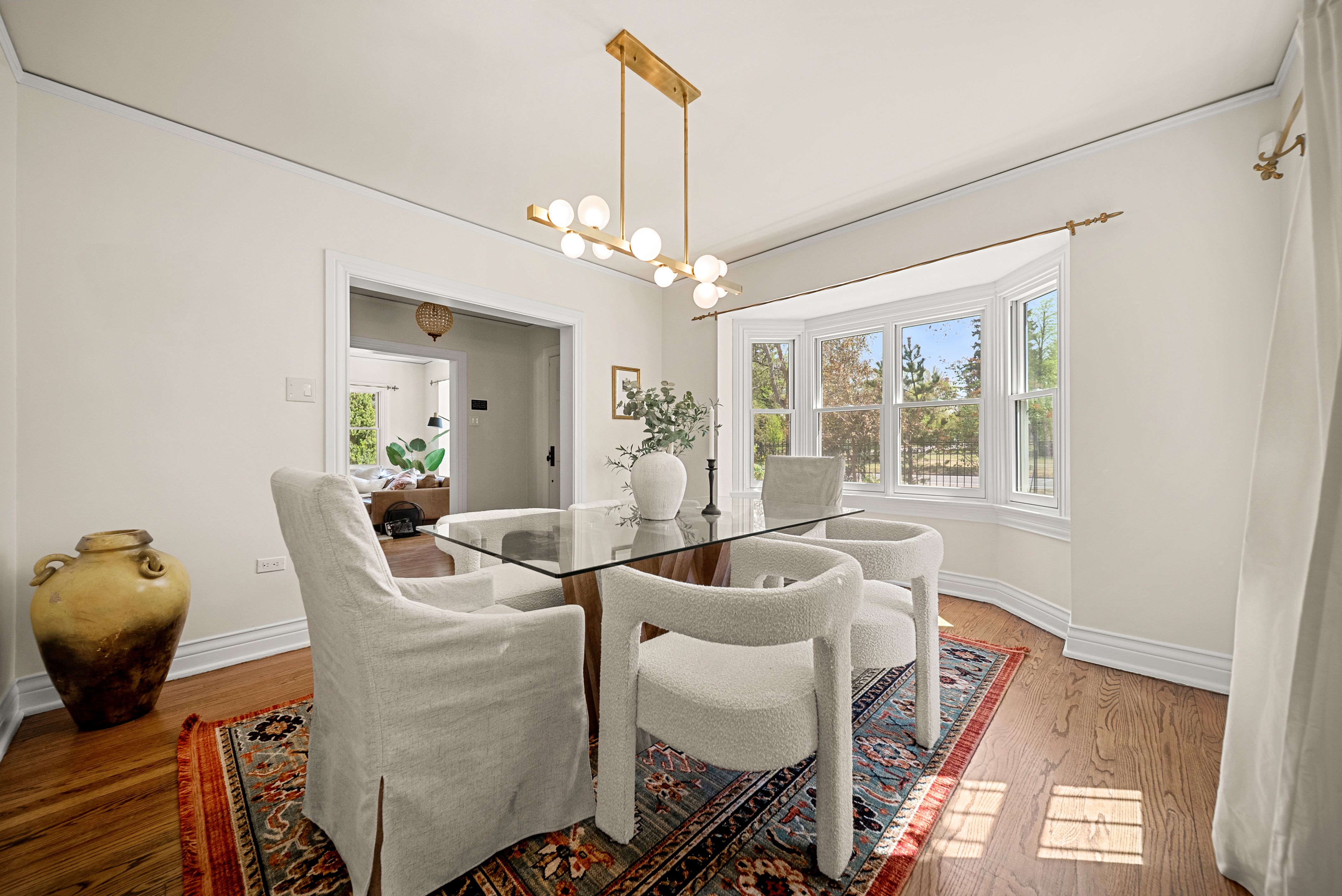  This Home Blends Historic Character with Modern Functionality - 物件實景