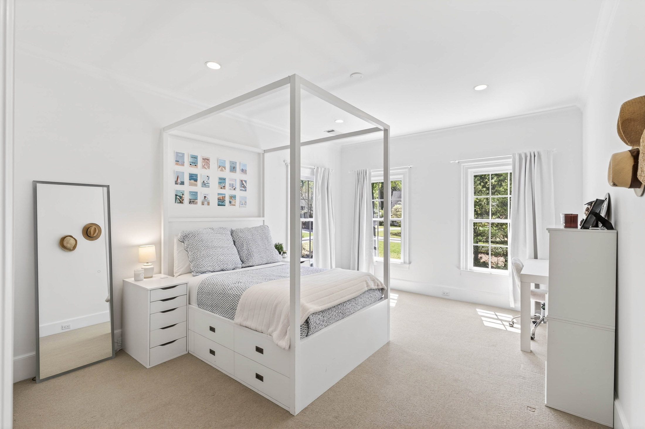  Stunning Estate with Pool Set on 1.3+/- Private Acres - 物件實景