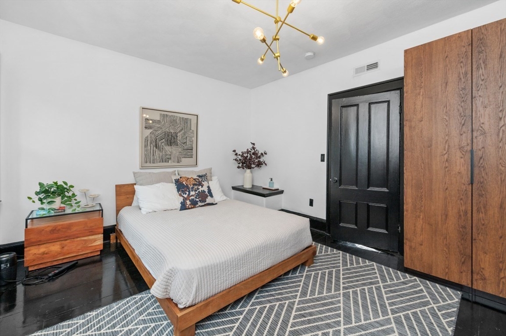 Boston, Massachusetts, 02127, United States, 2 Bedrooms Bedrooms, ,2 BathroomsBathrooms,Residential,For Sale,1988165