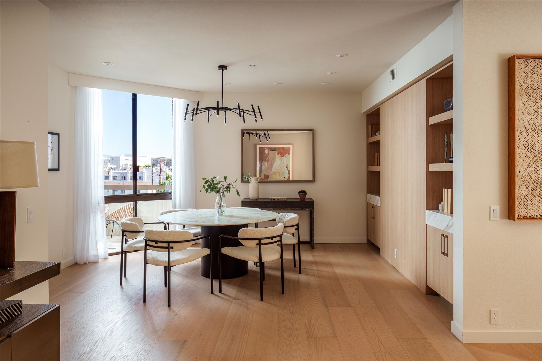  300 N Swall Dr - 物件實景