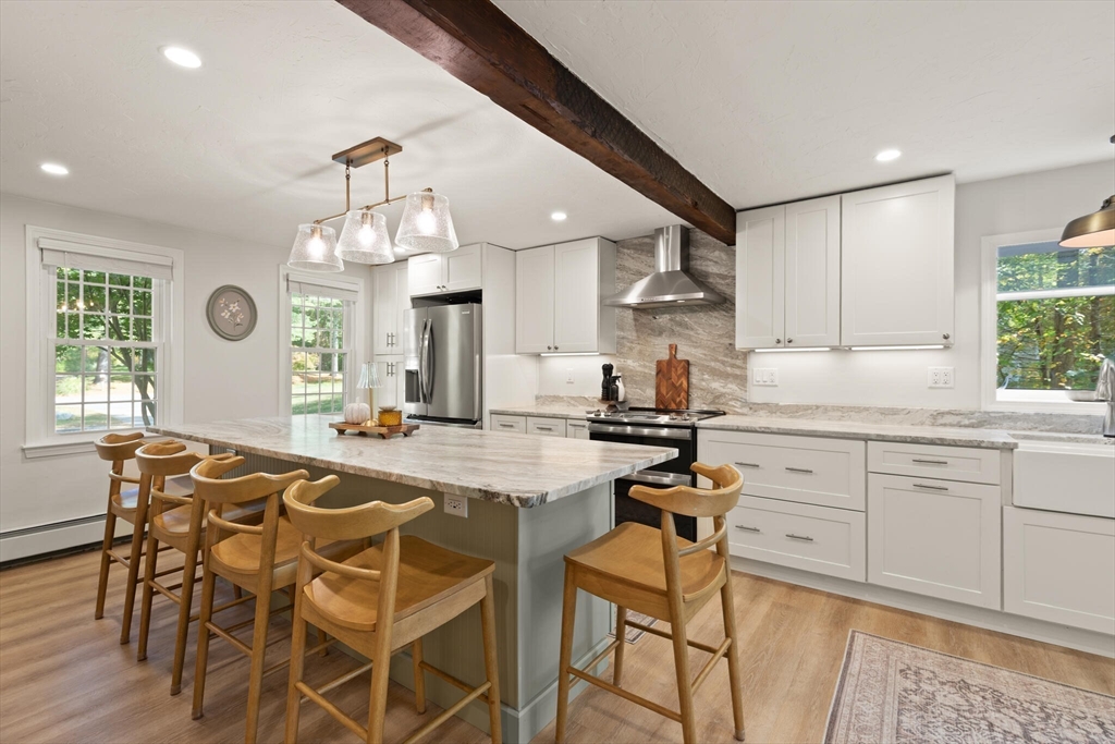 Easton, Massachusetts, 02356, United States, 3 Bedrooms Bedrooms, ,2 BathroomsBathrooms,Residential,For Sale,1960766