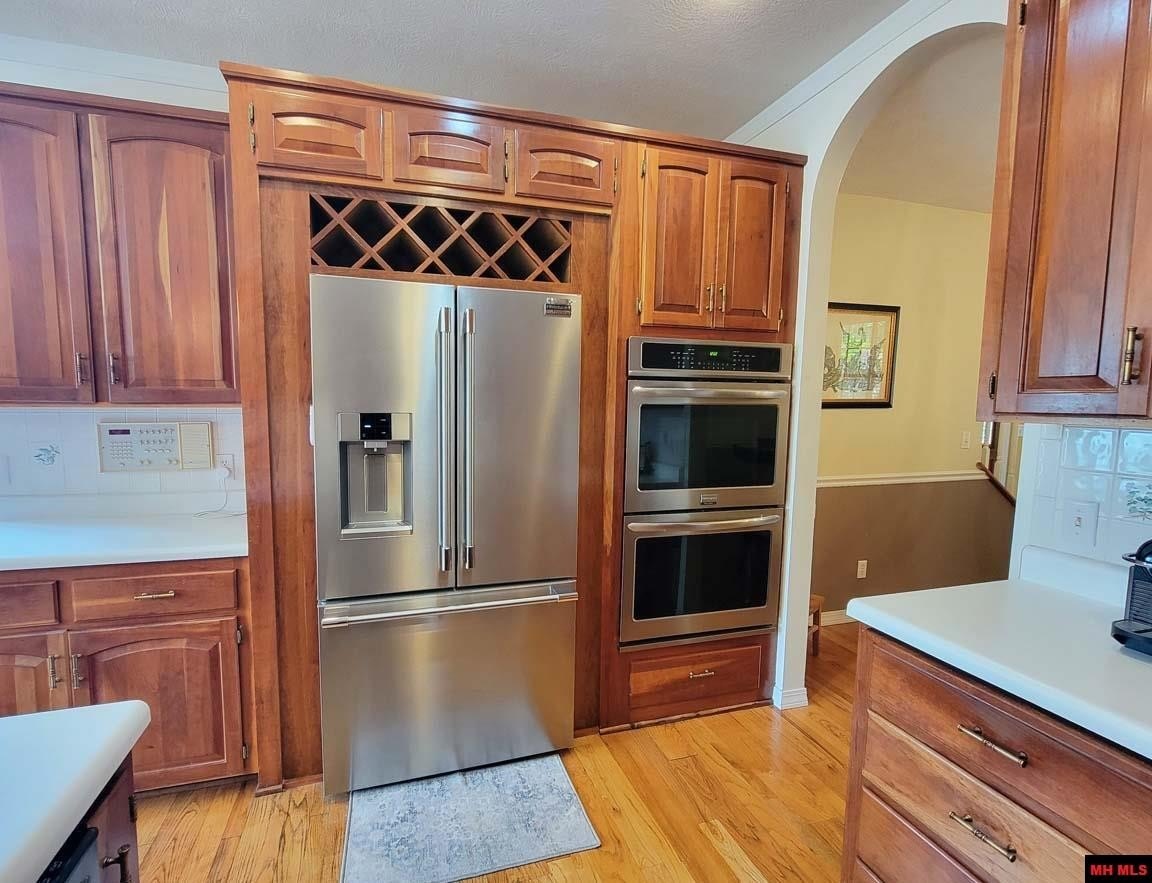 Mountain Home, Arkansas, 72653, United States, 4 Bedrooms Bedrooms, ,5 BathroomsBathrooms,Residential,For Sale,1981288