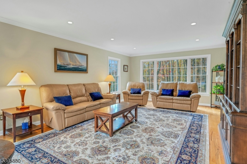 Morris Twp., New Jersey, 07960, United States, 4 Bedrooms Bedrooms, ,4 BathroomsBathrooms,Residential,For Sale,1989461