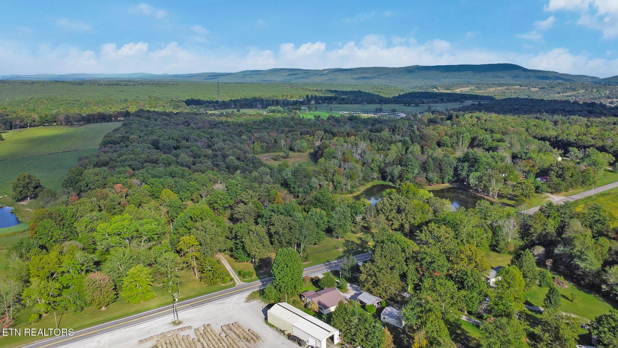 Crossville, Tennessee, 38555, United States, 2 Bedrooms Bedrooms, ,1 BathroomBathrooms,Residential,For Sale,1982388