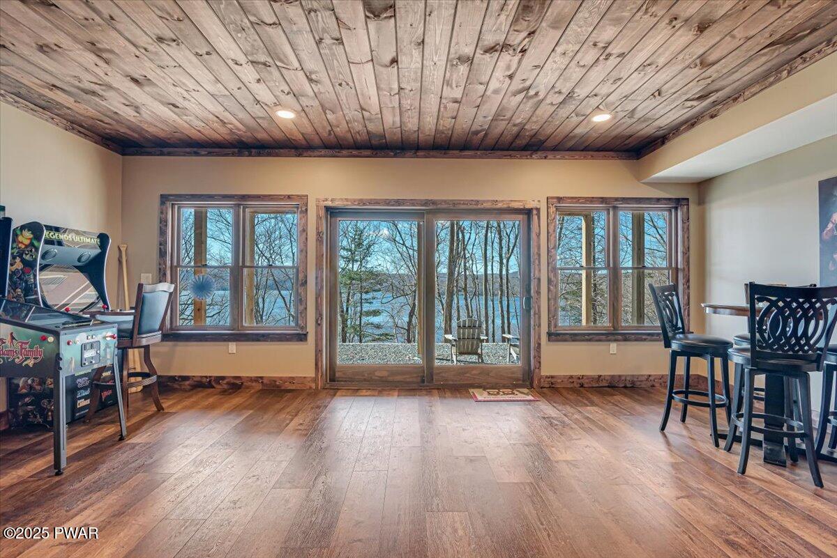 Lake Ariel, Pennsylvania, 18436, United States, 6 Bedrooms Bedrooms, ,4 BathroomsBathrooms,Residential,For Sale,2005698