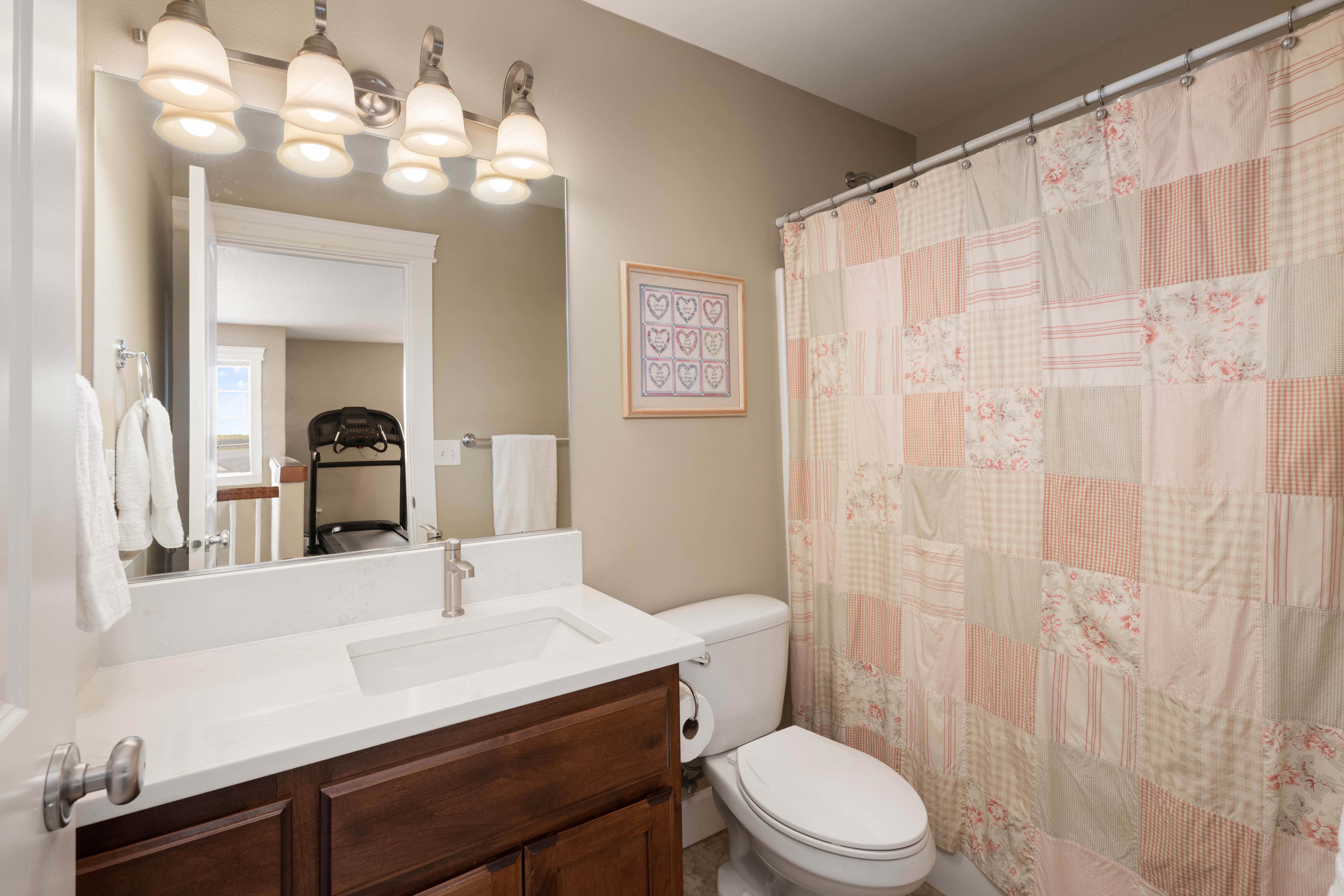  Immaculate 2-Story in ?The Park? - 物件實景