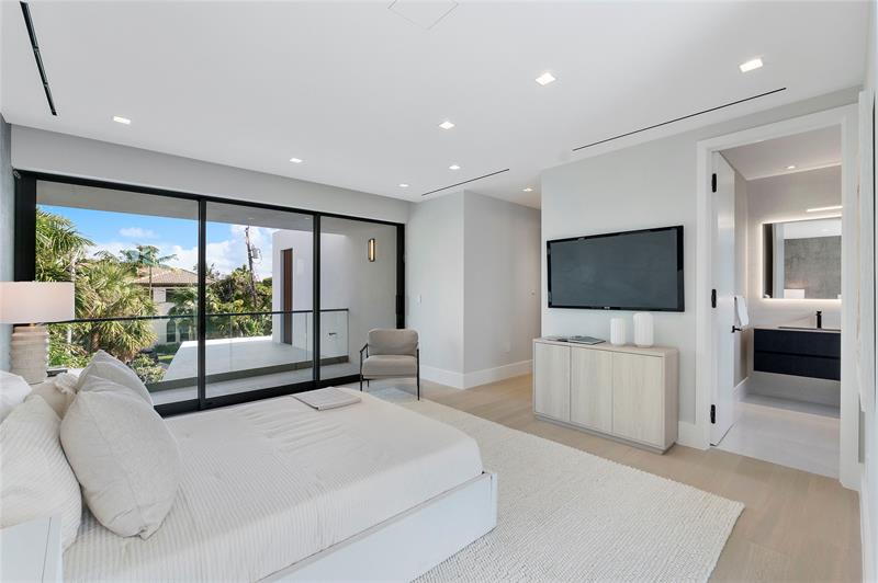 Fort Lauderdale, Florida, 33306, United States, 6 Bedrooms Bedrooms, ,8 BathroomsBathrooms,Residential,For Sale,1958113