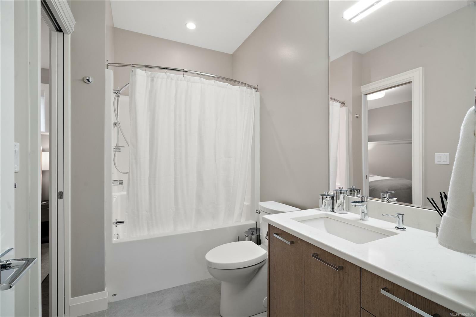OAK BAY, British Columbia, V8R 3L8, CA, 6 Bedrooms Bedrooms, ,Residential,For Sale,1875057