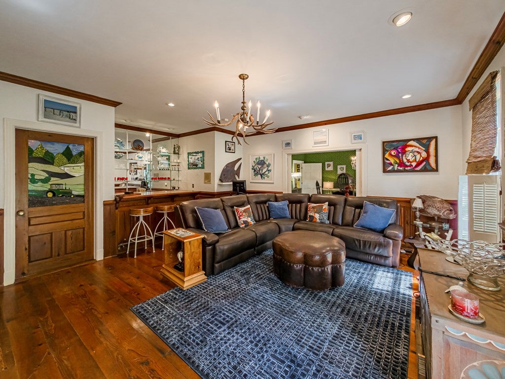 Leslie, Georgia, 31764, United States, 5 Bedrooms Bedrooms, ,4 BathroomsBathrooms,Residential,For Sale,1944897