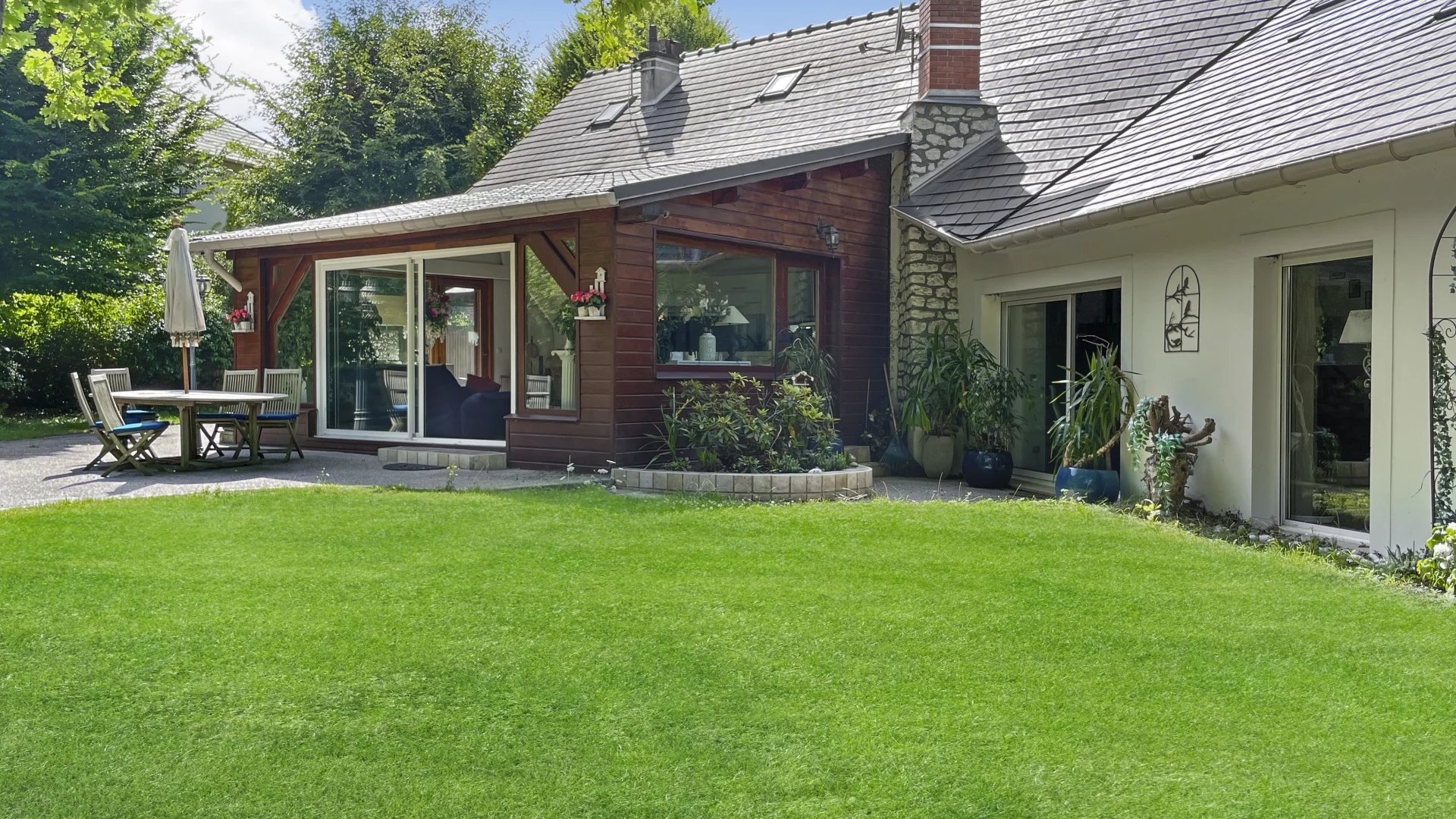 Bois-le-Roi, Île-de-France, 77590, FR, 4 Bedrooms Bedrooms, ,2 BathroomsBathrooms,Residential,For Sale,1986489