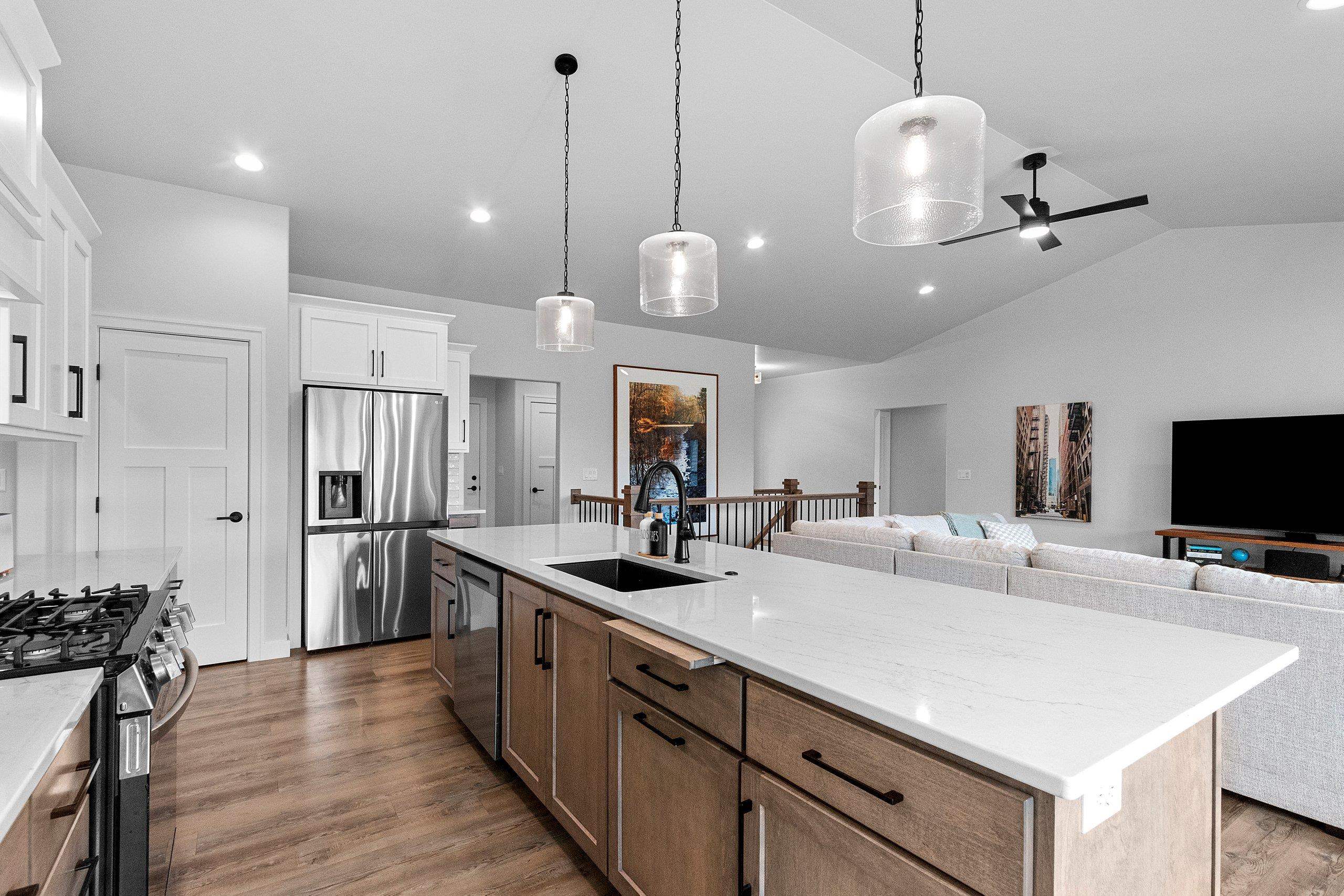 SUAMICO, Wisconsin, 54313, United States, 5 Bedrooms Bedrooms, ,4 BathroomsBathrooms,Residential,For Sale,2000952