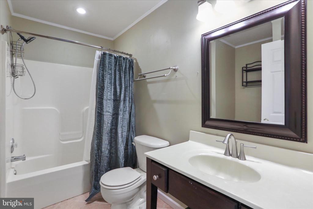 Bunker Hill, West Virginia, 25413, United States, 4 Bedrooms Bedrooms, ,4 BathroomsBathrooms,Residential,For Sale,1991457