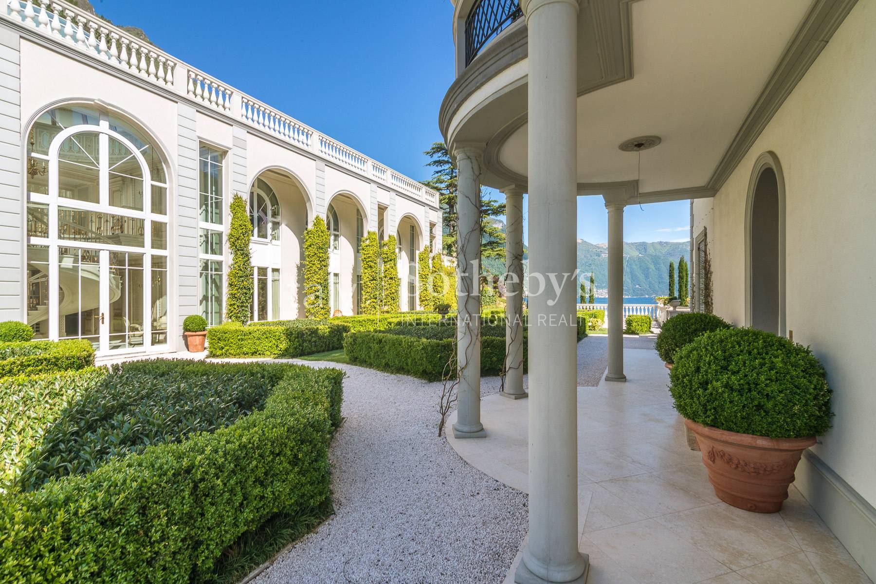 Gorgeous lakefront trophy estate - 物件實景