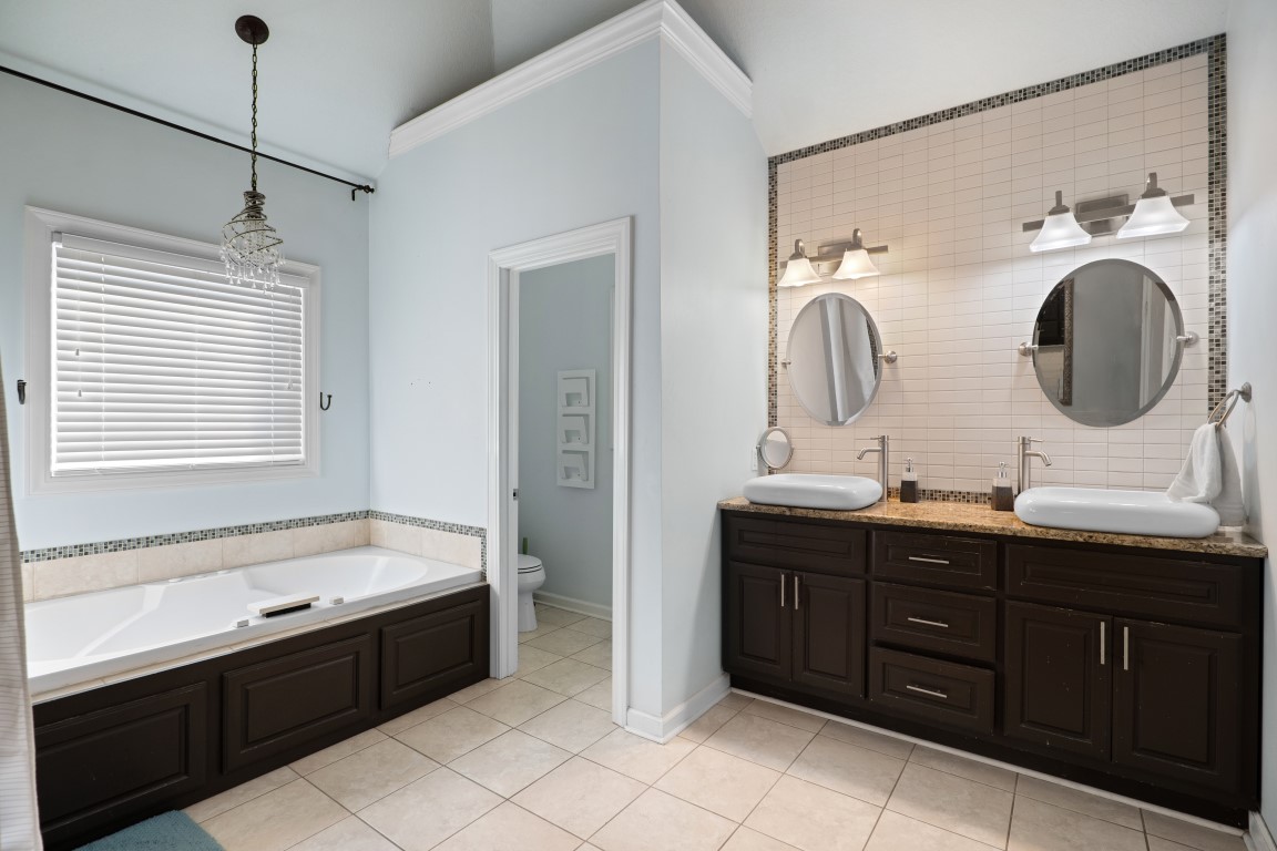 Jonesboro, Arkansas, 72404, United States, 4 Bedrooms Bedrooms, ,3 BathroomsBathrooms,Residential,For Sale,1989534