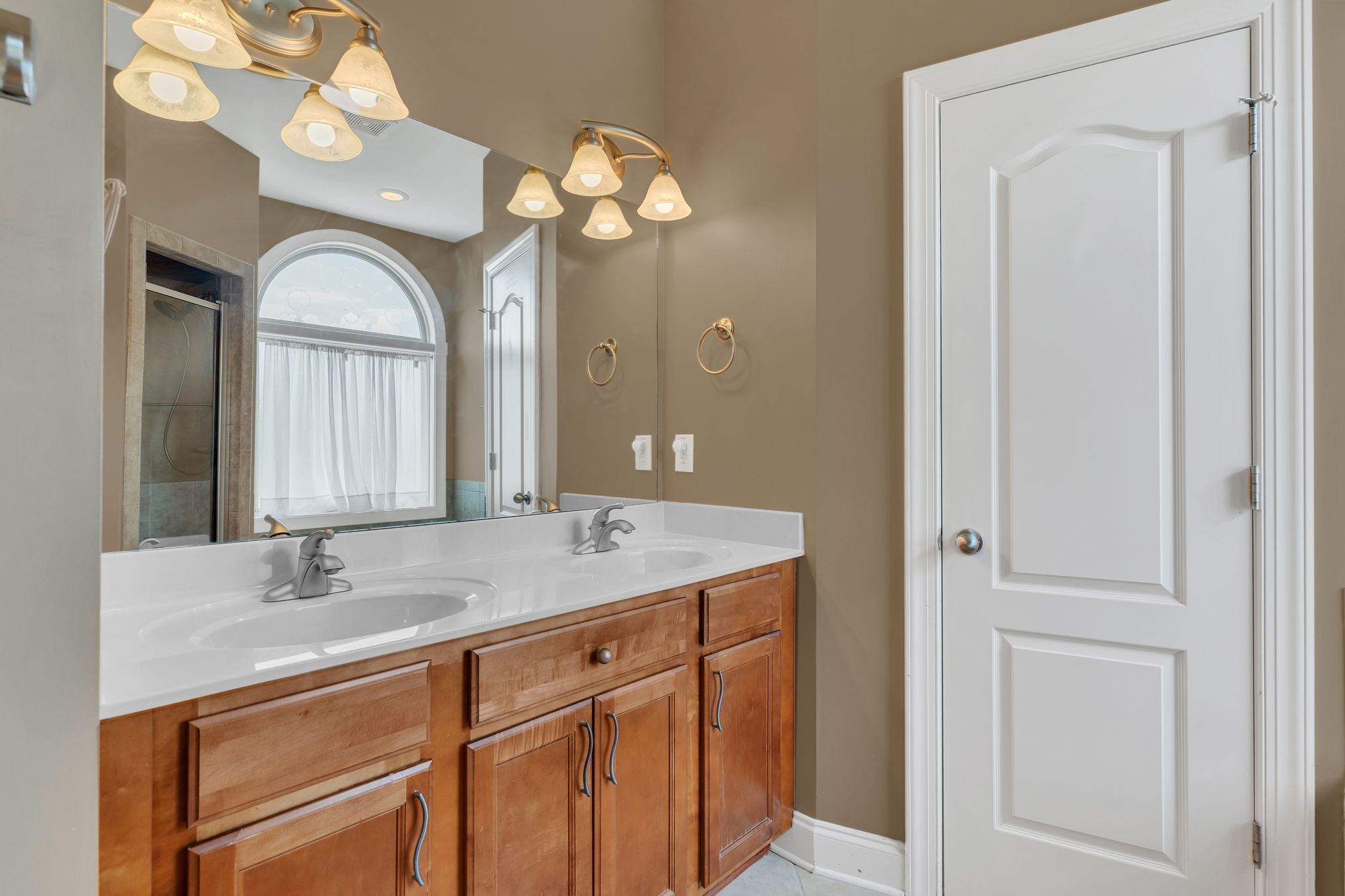 Goodlettsville, Tennessee, 37072, United States, 4 Bedrooms Bedrooms, ,4 BathroomsBathrooms,Residential,For Sale,2001545