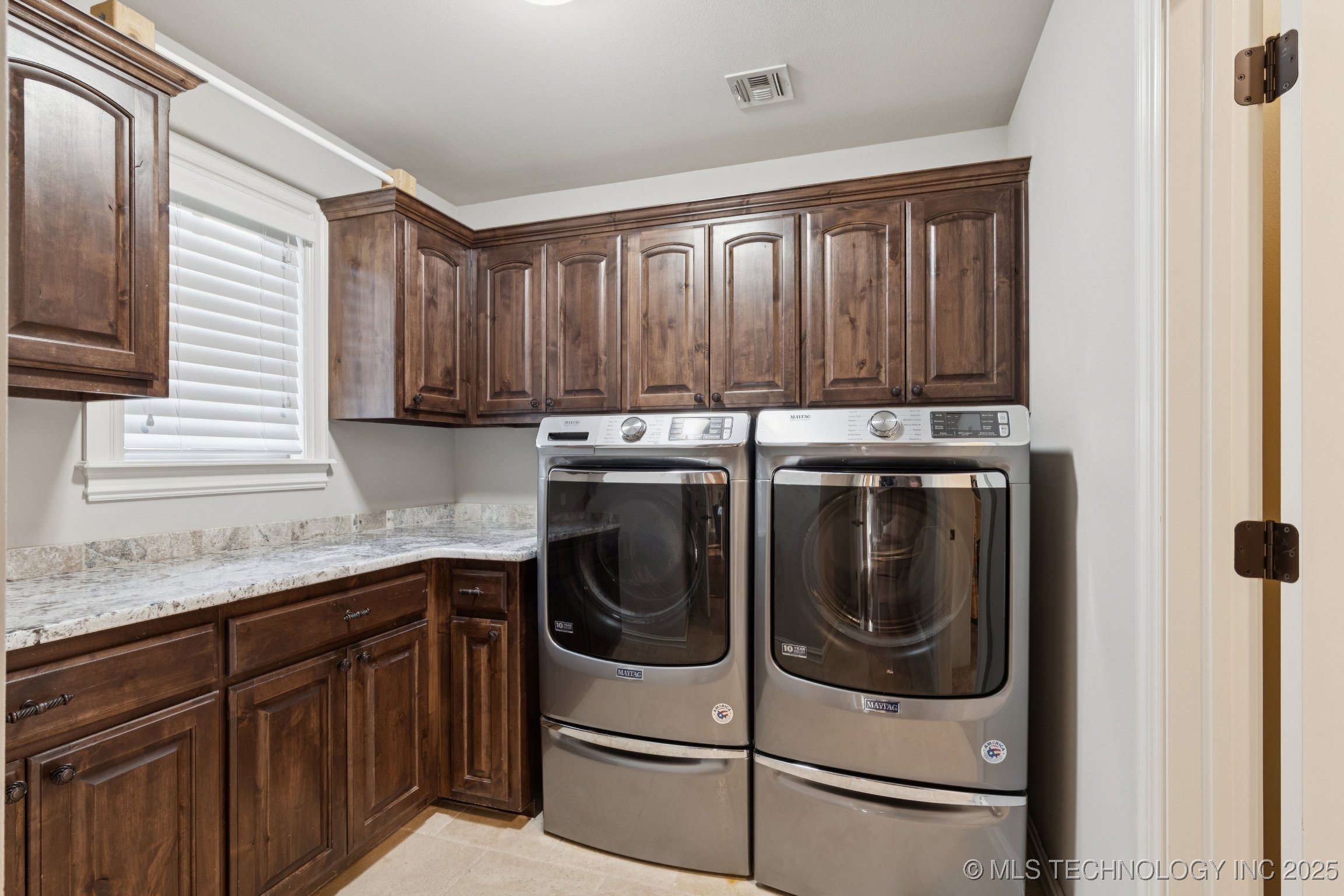 Owasso, Oklahoma, 74055, United States, 4 Bedrooms Bedrooms, ,4 BathroomsBathrooms,Residential,For Sale,1962662