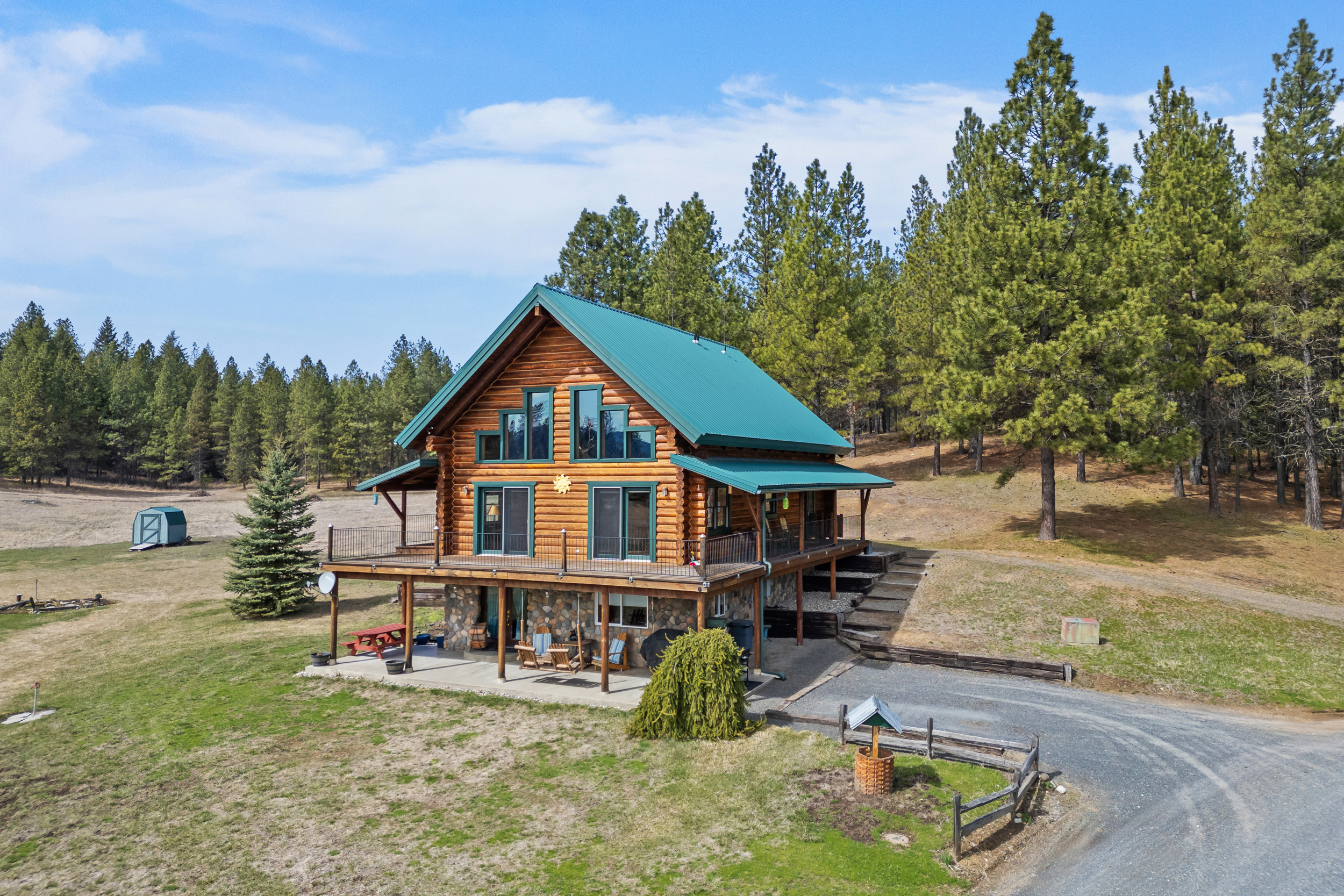 Colville, Washington, 99114, United States, 2 Bedrooms Bedrooms, ,3 BathroomsBathrooms,Residential,For Sale,1763209