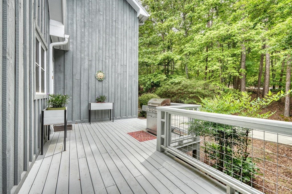 Blairsville, Georgia, 30512, United States, 5 Bedrooms Bedrooms, ,6 BathroomsBathrooms,Residential,For Sale,1901332