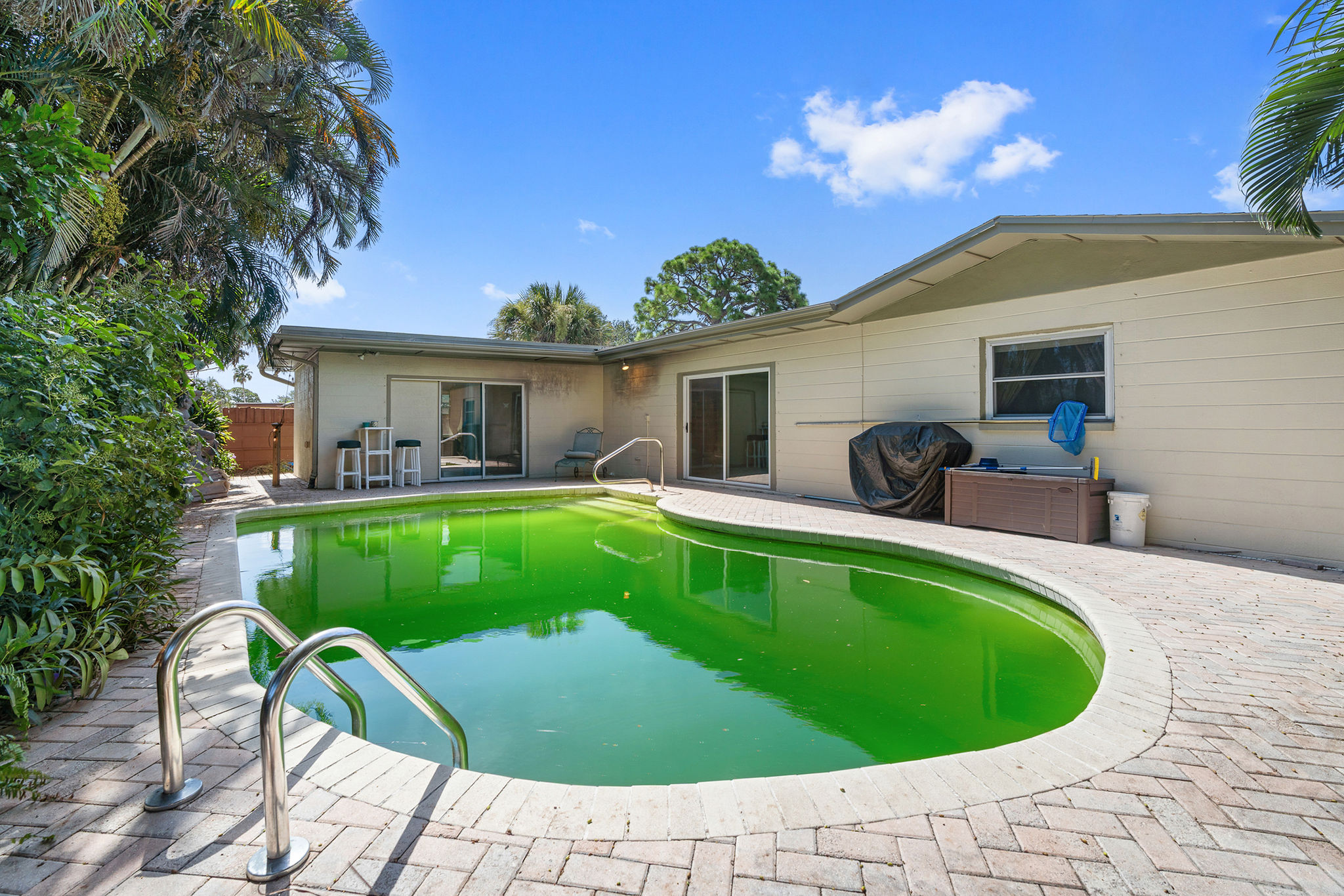 St. Petersburg, Florida, 33712, United States, 3 Bedrooms Bedrooms, ,2 BathroomsBathrooms,Residential,For Sale,1980659