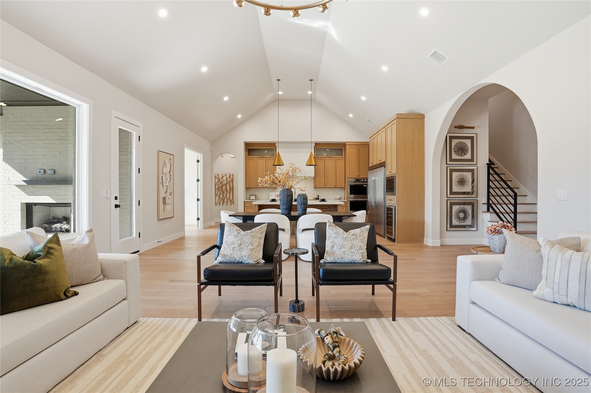 Tulsa, Oklahoma, 74114, United States, 4 Bedrooms Bedrooms, ,5 BathroomsBathrooms,Residential,For Sale,1990982