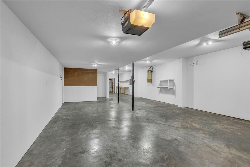 Lawrence, Kansas, 66049, United States, 5 Bedrooms Bedrooms, ,5 BathroomsBathrooms,Residential,For Sale,1848168