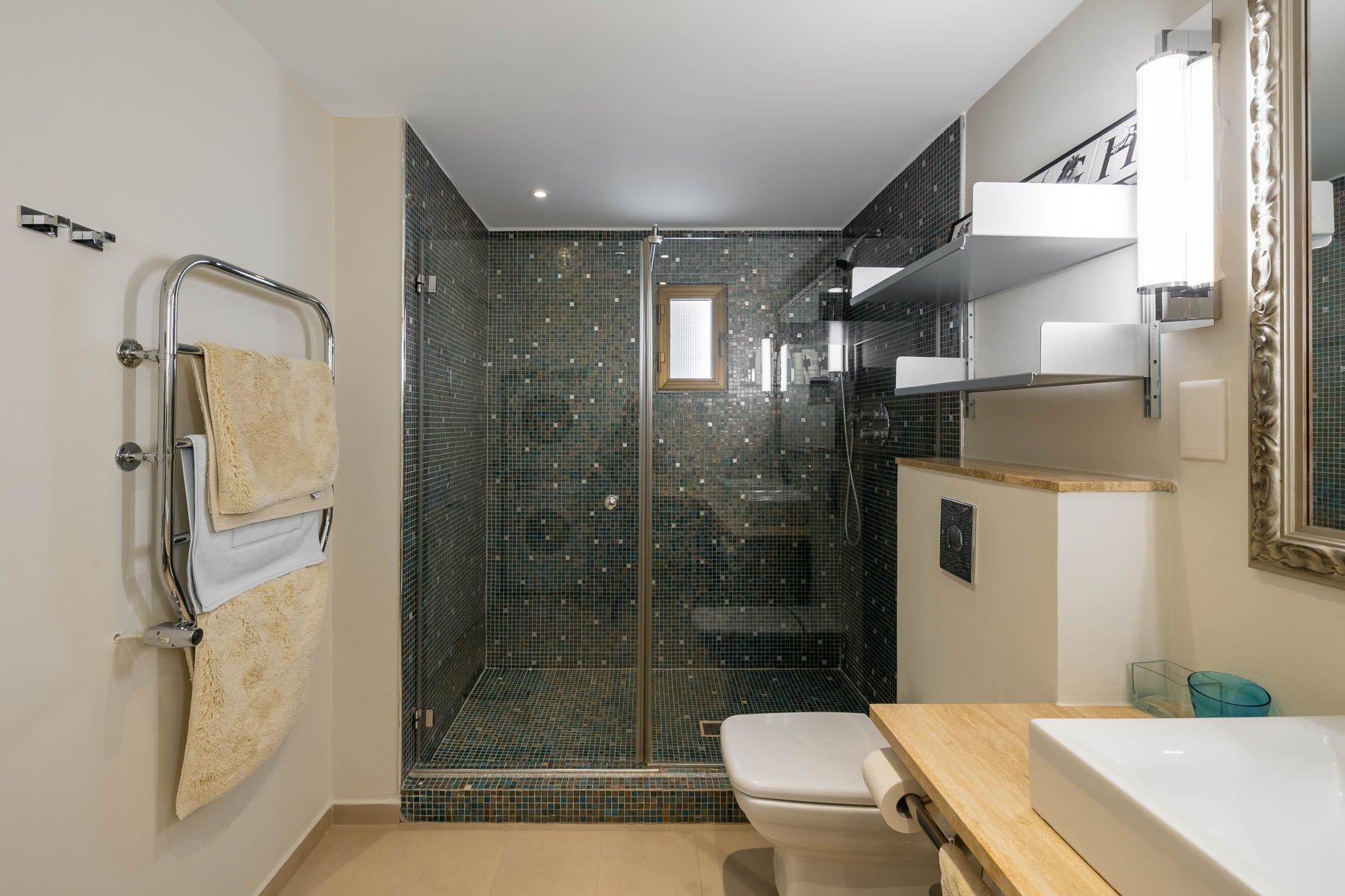  Renovated 3 Bedroom Residence with Guest Studio Steps from the Sea in Limassol - 物件實景
