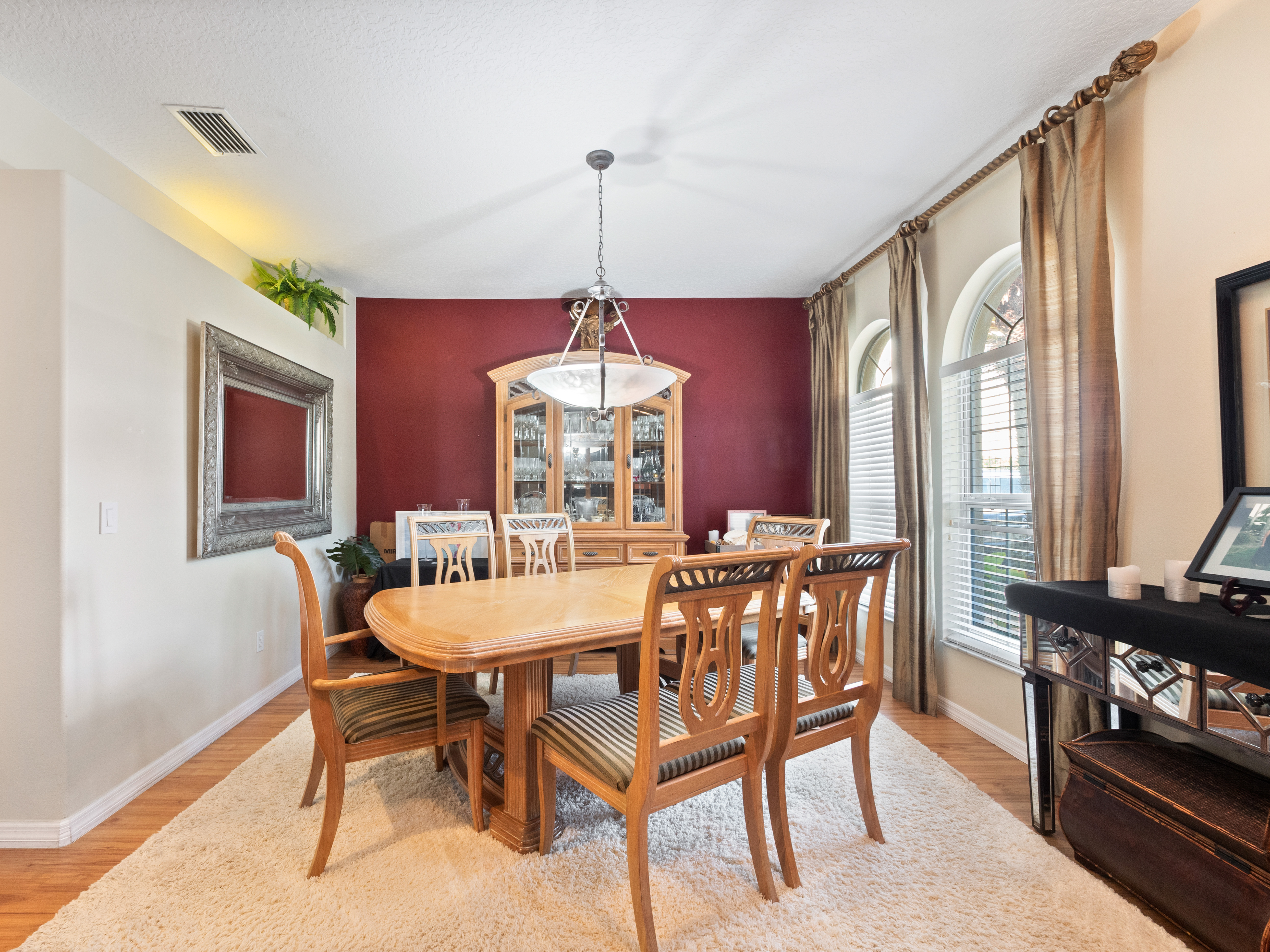 Winter Garden, Florida, 34787, United States, 4 Bedrooms Bedrooms, ,2 BathroomsBathrooms,Residential,For Sale,1915487