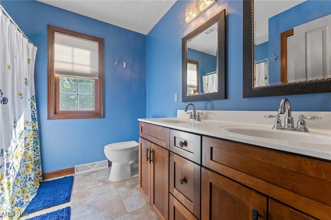 Poland, Ohio, 44514, United States, 4 Bedrooms Bedrooms, ,3 BathroomsBathrooms,Residential,For Sale,2009287