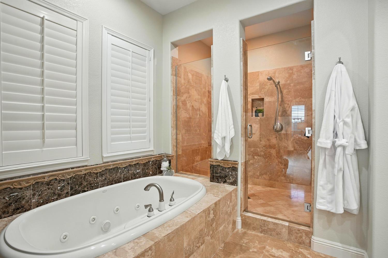 Roseville, California, 95661, United States, 4 Bedrooms Bedrooms, ,3 BathroomsBathrooms,Residential,For Sale,1934690