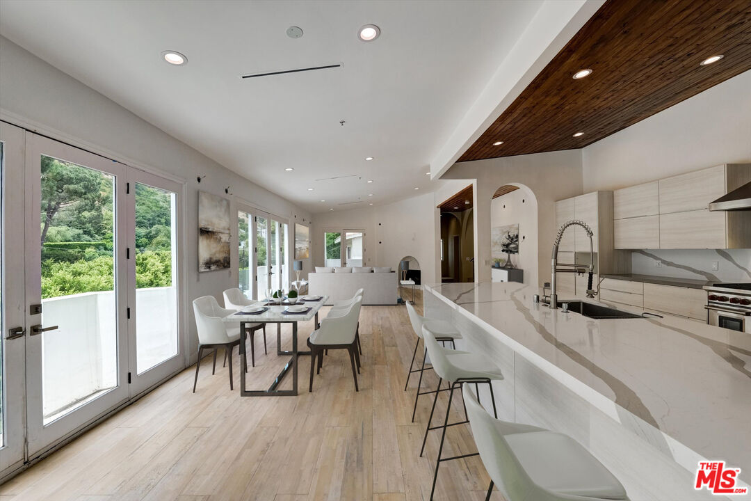 Beverly Hills, California, 90210, United States, 8 Bedrooms Bedrooms, ,3 BathroomsBathrooms,Residential,For Sale,1916732