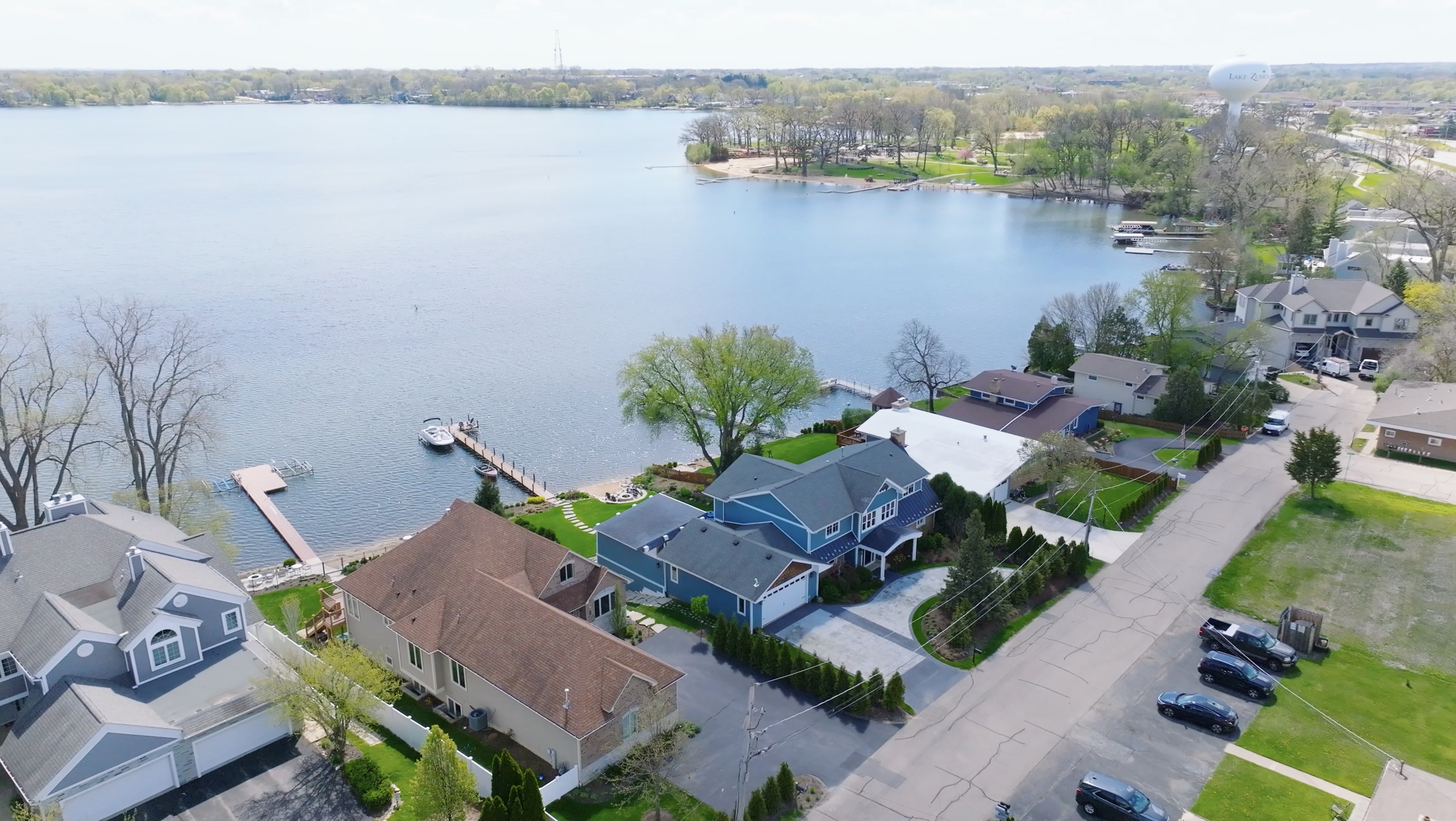  Experience the Uultimate Lakefront Lifestyle in this Legacy Home - 物件實景
