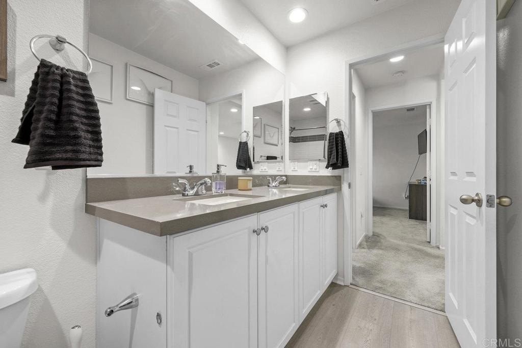 Valley Center, California, 92082, United States, 5 Bedrooms Bedrooms, ,4 BathroomsBathrooms,Residential,For Sale,1950839