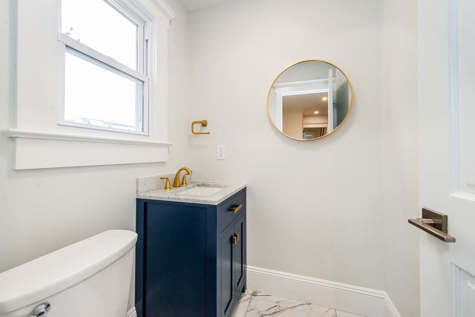 Bergen, Lyndhurst Township, New Jersey, 07071, United States, 3 Bedrooms Bedrooms, ,2 BathroomsBathrooms,Residential,For Sale,1980674