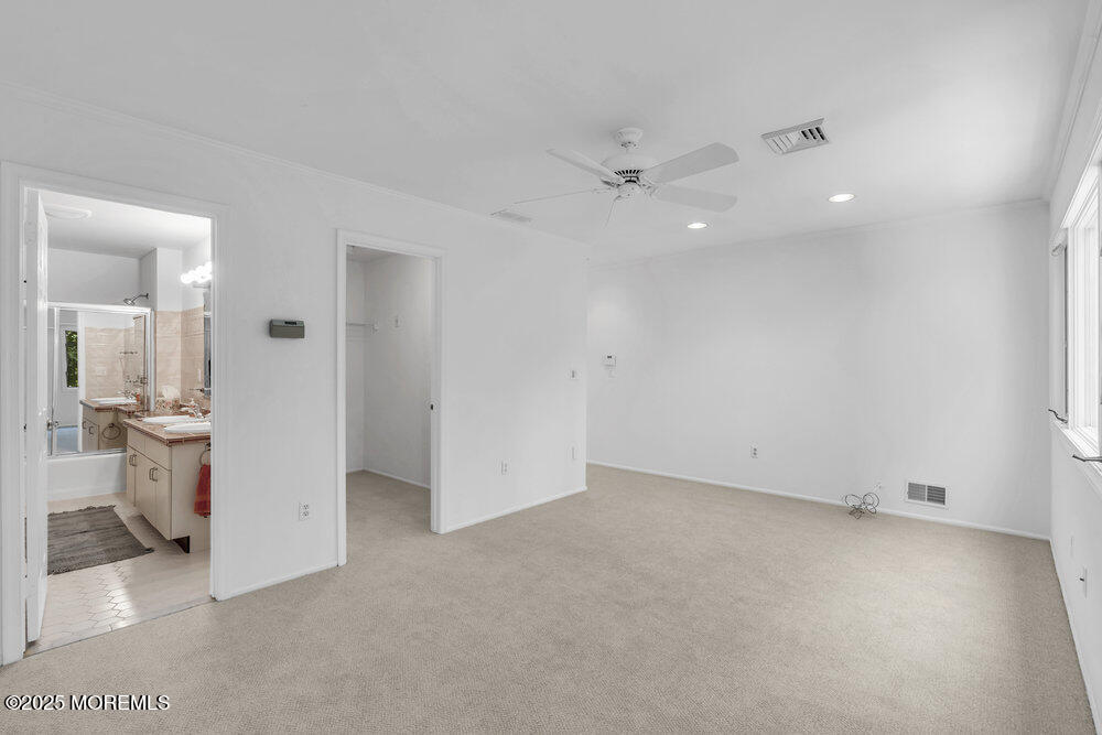 Red Bank, New Jersey, 07701, United States, 3 Bedrooms Bedrooms, ,5 BathroomsBathrooms,Residential,For Sale,1938827