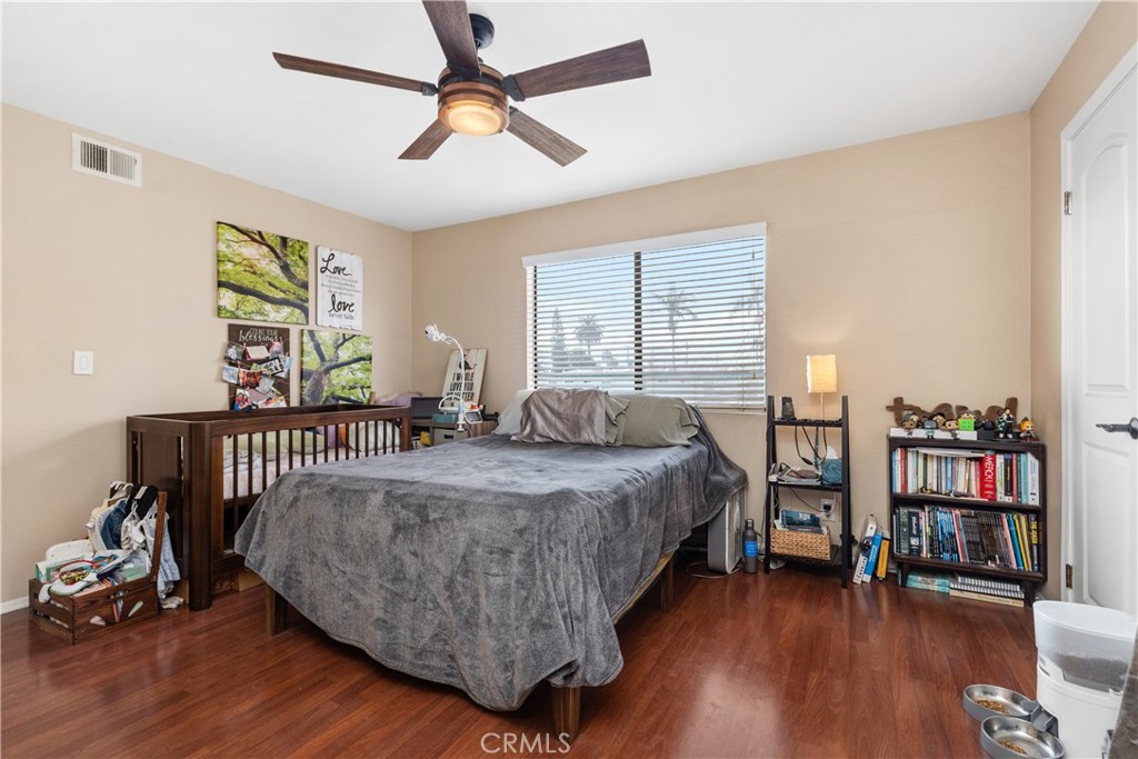 Long Beach, California, 90802, United States, 2 Bedrooms Bedrooms, ,2 BathroomsBathrooms,Residential,For Sale,1991408