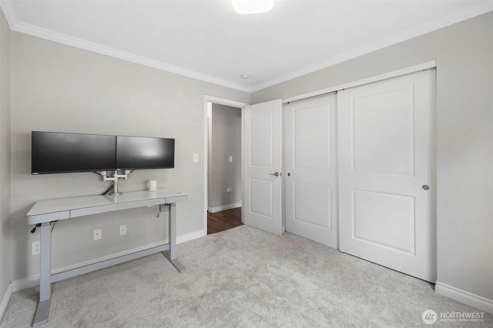 Kirkland, Washington, 98034, United States, 2 Bedrooms Bedrooms, ,1 BathroomBathrooms,Residential,For Sale,1906661